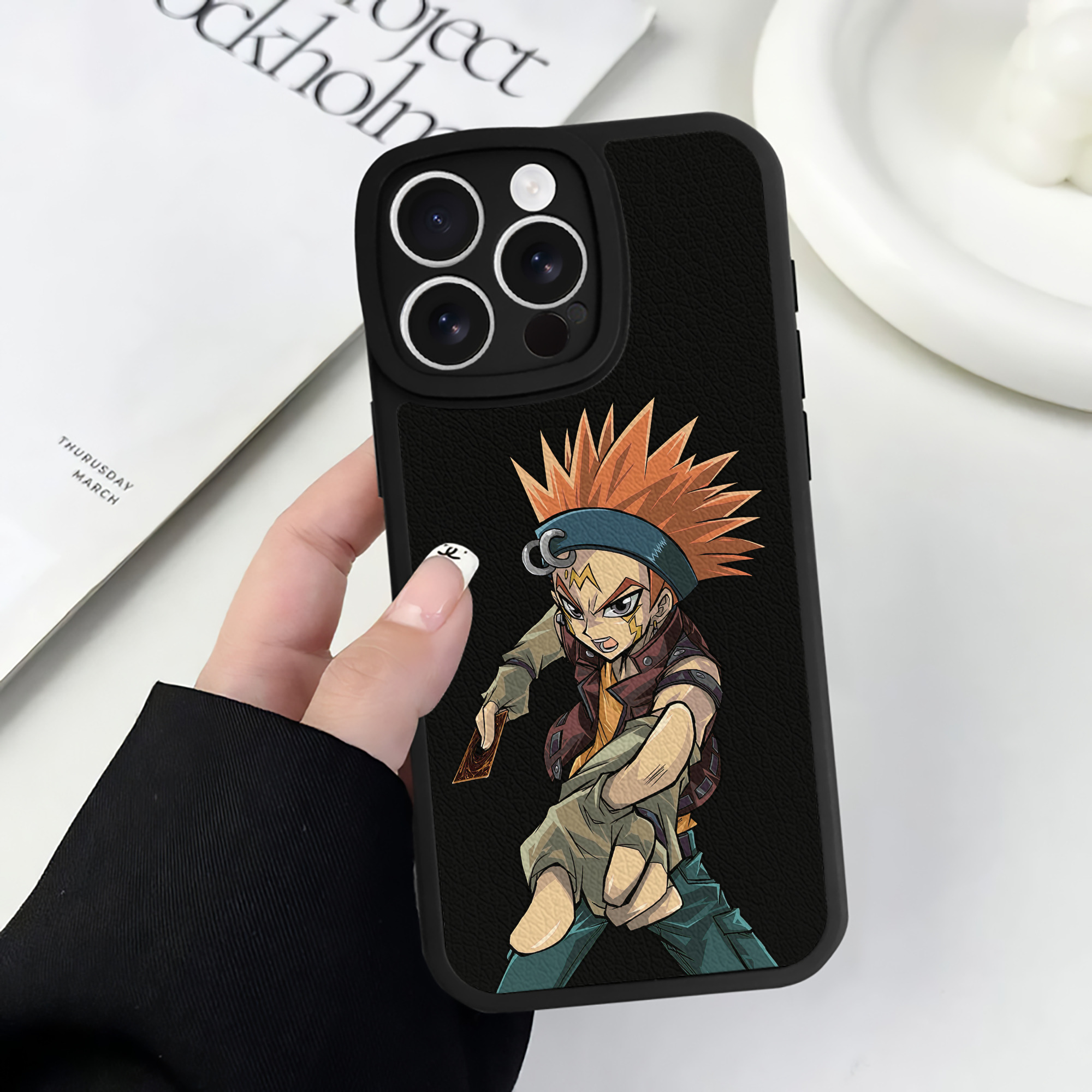 遊☆戯☆王 Yu-Gi-Oh! 【iPhone 16シリーズ対応】シリコンスマホケース（レザー調） 材質：シリコン